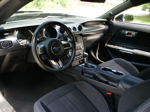 Used 2021 Ford Mustang GT RWD image 2