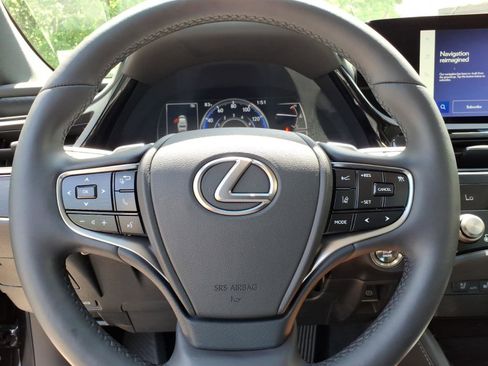 Certified 2023 Lexus ES 250 w/ Premium Package AWD/4WD image 20
