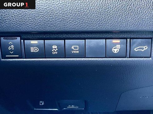 Used 2023 Toyota Venza Limited image 34