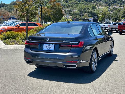 Used 2022 BMW 740i RWD image 5