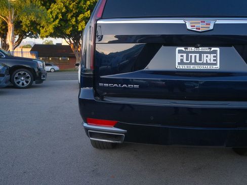 Used 2022 Cadillac Escalade ESV Luxury image 45