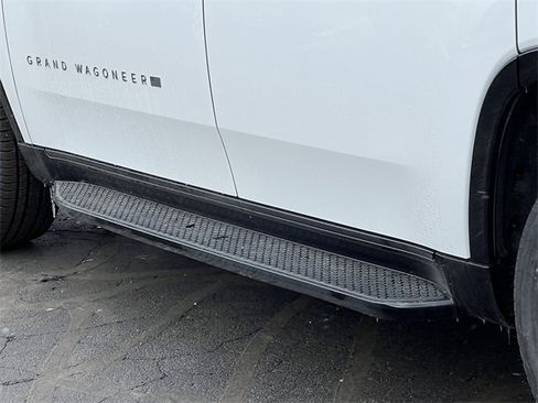 New 2026 Jeep Grand Wagoneer 4WD w/ Premium Group I image 9