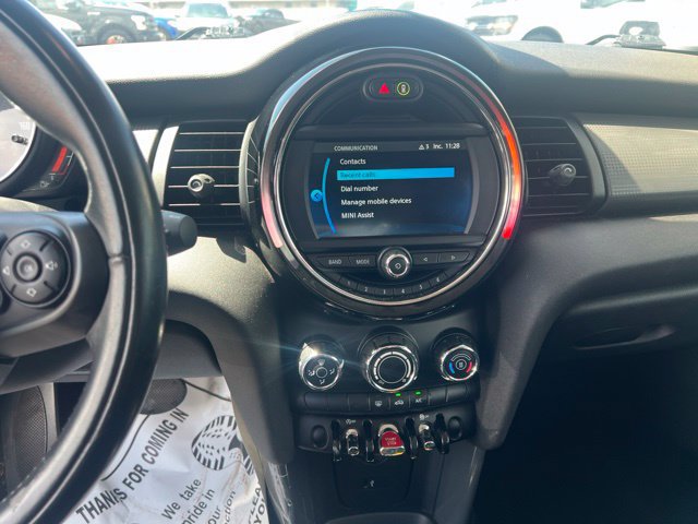 Used 2020 MINI Cooper 4-Door Hardtop w/ Storage Package FWD image 10