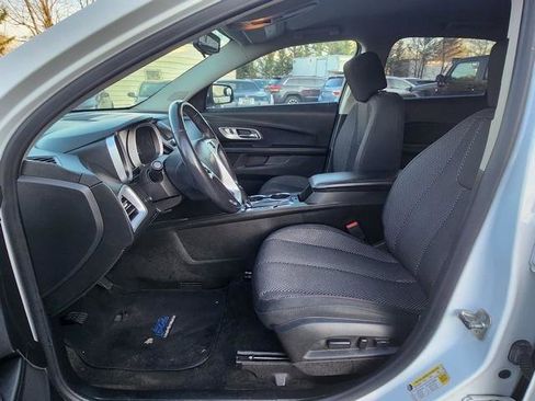 Used 2017 Chevrolet Equinox LT w/ Convenience Package image 9