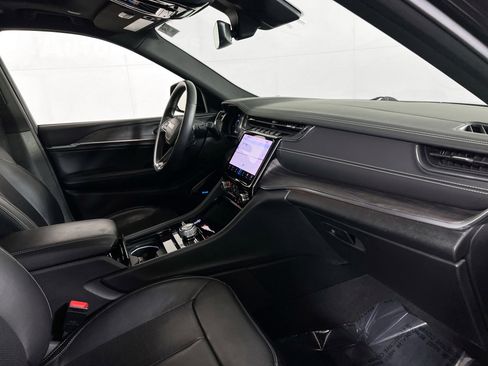 Used 2022 Jeep Grand Cherokee Overland image 30