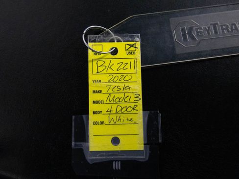 Used 2020 Tesla Model 3 Standard Range Plus image 25