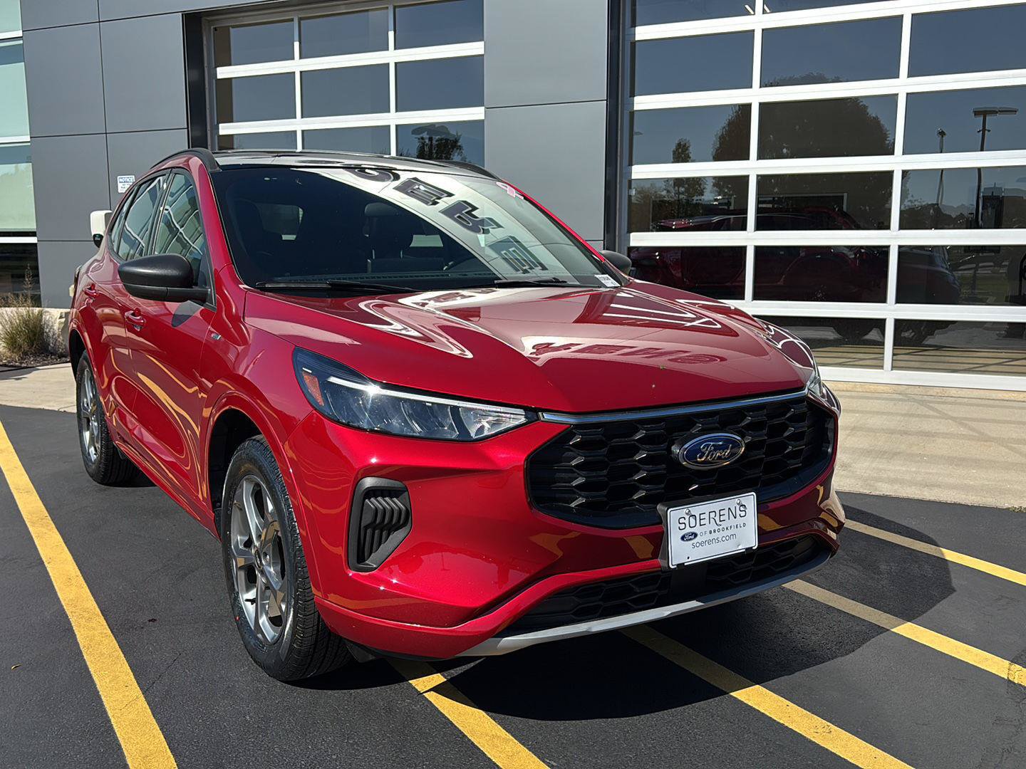 Certified 2023 Ford Escape ST-Line w/ Tech Pack #1 AWD/4WD image 4
