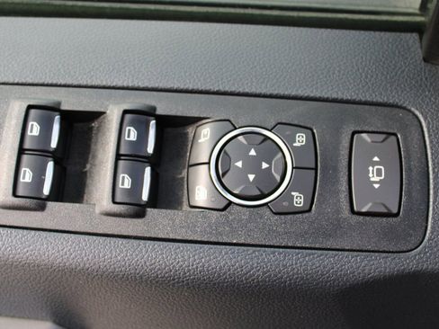 Certified 2022 Ford F450 Platinum w/ FX4 Off-Road Package image 21