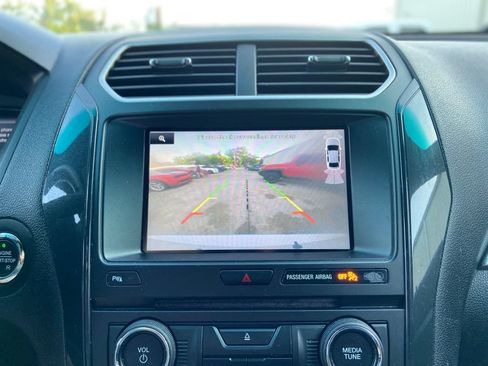 Used 2016 Ford Explorer XLT w/ Equipment Group 202A FWD image 33
