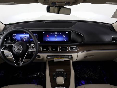 New 2026 Mercedes-Benz GLS 450 4MATIC image 4