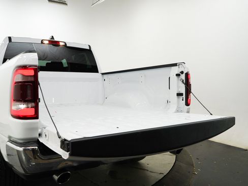 Used 2024 RAM 1500 Laramie AWD/4WD image 19