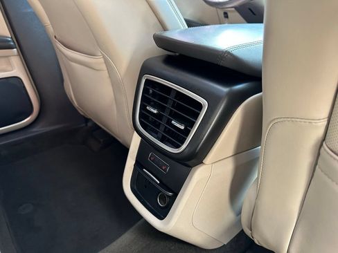 Used 2016 Lincoln MKX Reserve w/ Technology Package FWD image 39