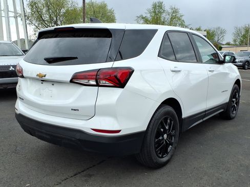 Used 2024 Chevrolet Equinox LS w/ LS Convenience Package image 3