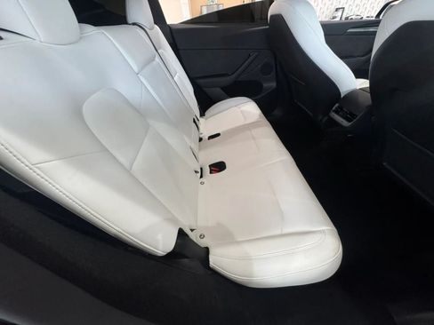 Used 2025 Tesla Model Y Long Range AWD/4WD image 22