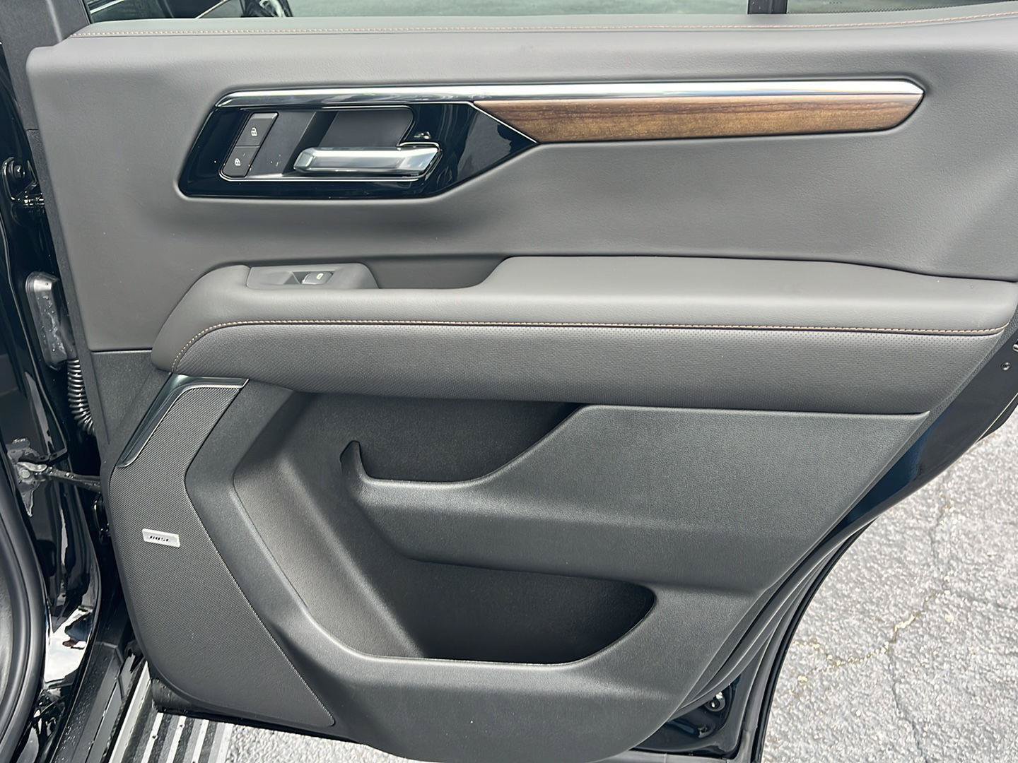 New 2026 Chevrolet Tahoe High Country AWD/4WD image 30