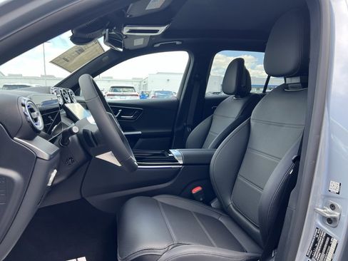 Certified 2025 Mercedes-Benz GLC 300 4MATIC image 8