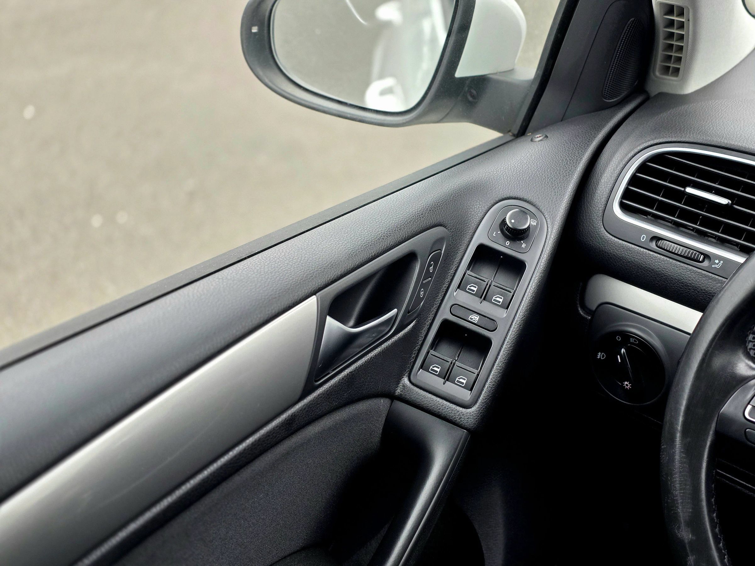 Used 2013 Volkswagen Golf TDI FWD image 23