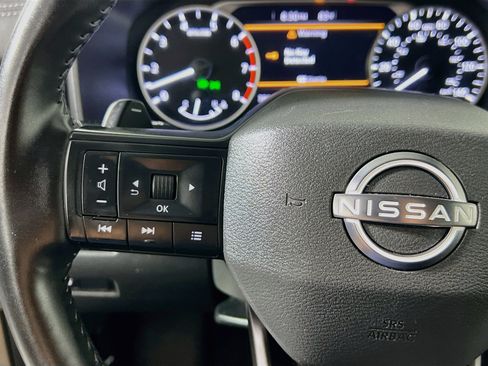 Used 2025 Nissan Rogue SV FWD image 18