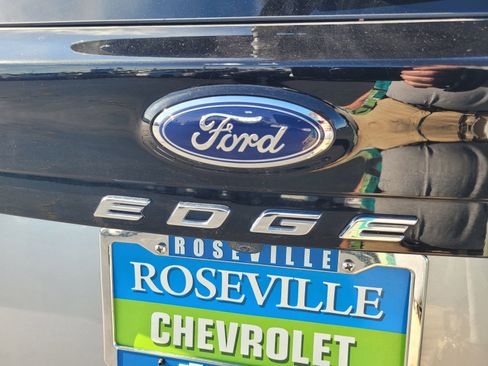 Used 2024 Ford Edge SEL image 11