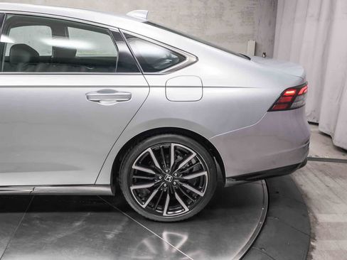Used 2024 Honda Accord Touring image 8