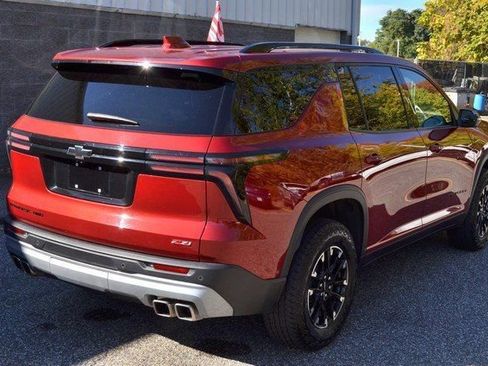 Used 2024 Chevrolet Traverse Z71 w/ Enhanced Driving Package image 8