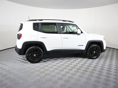 Used 2020 Jeep Renegade Latitude w/ Cold Weather Group AWD/4WD image 7