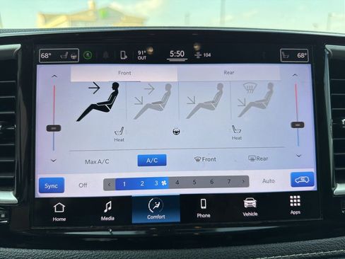 Used 2022 Chrysler Pacifica Touring-L FWD image 22