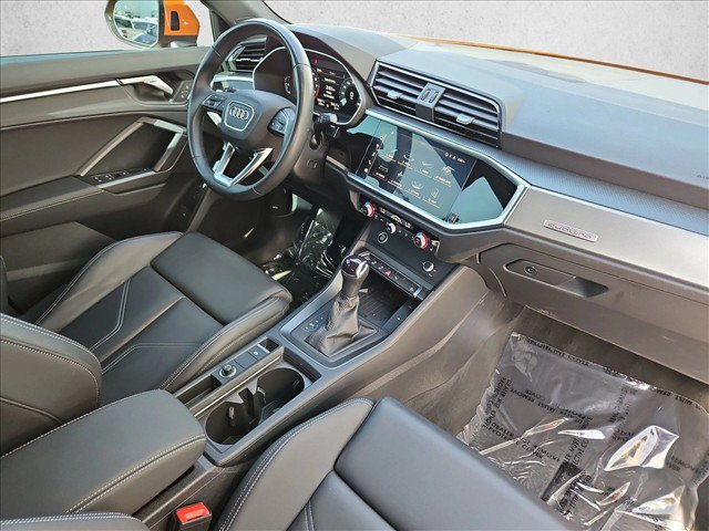 Used 2024 Audi Q3 2.0T Premium Plus w/ Premium Plus Package AWD/4WD image 26