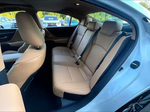 Used 2025 Lexus ES 350 w/ Premium Package FWD image 22