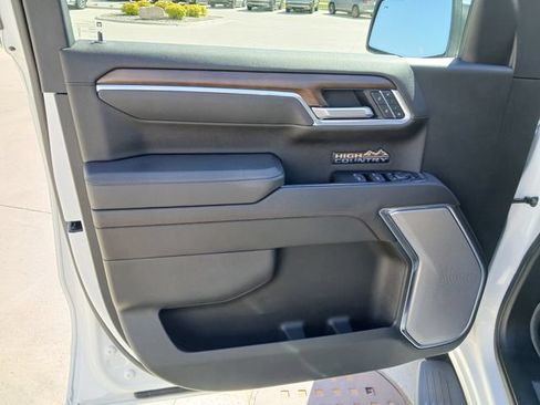 Certified 2025 Chevrolet Silverado 1500 High Country w/ High Country Premium Package AWD/4WD image 11