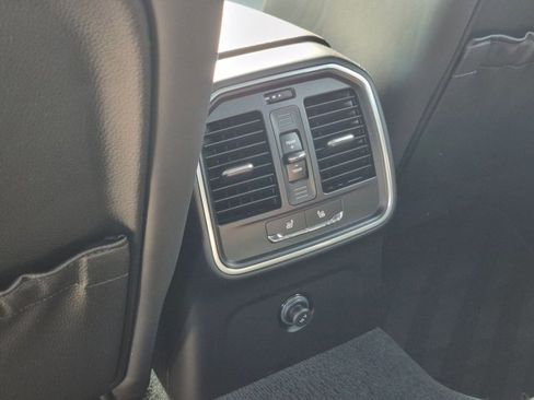 Used 2016 Porsche Macan S image 18