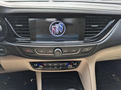 Used 2019 Buick Regal Essence w/ Driver Confidence Package I FWD image 22