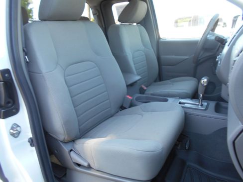 Used 2019 Nissan Frontier S RWD image 12