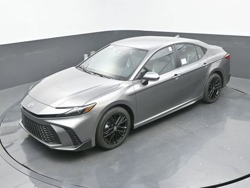 Used 2026 Toyota Camry SE image 30