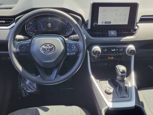 Used 2025 Toyota RAV4 XLE AWD/4WD image 6