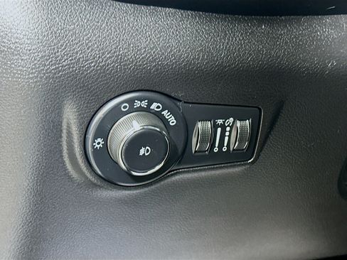 Used 2024 Jeep Compass Latitude AWD/4WD image 10