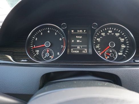 Used 2014 Volkswagen CC Executive FWD image 31