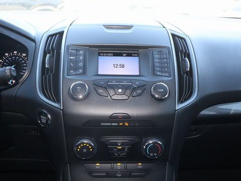 Used 2019 Ford Edge SE image 23