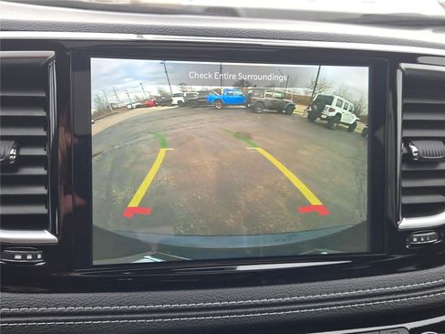 Used 2025 Chrysler Pacifica Limited w/ Uconnect Theater Family Group image 30