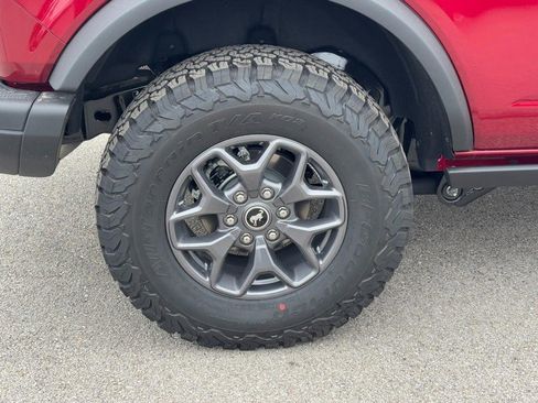 New 2025 Ford Bronco Badlands image 4