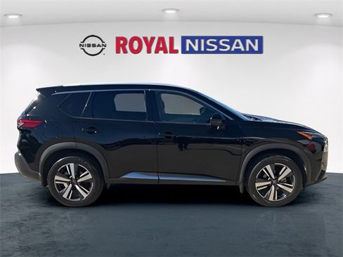 Used 2023 Nissan Rogue SL w/ SL Premium Package image 8