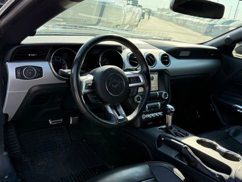 Used 2017 Ford Mustang GT Premium image 4