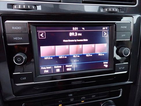 Used 2018 Volkswagen Golf S FWD image 20