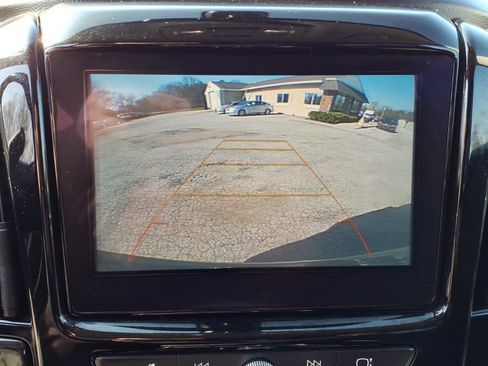 Used 2019 Chevrolet Traverse LT FWD image 4