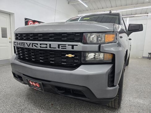 Used 2020 Chevrolet Silverado 1500 Custom w/ Custom Value Package RWD image 10