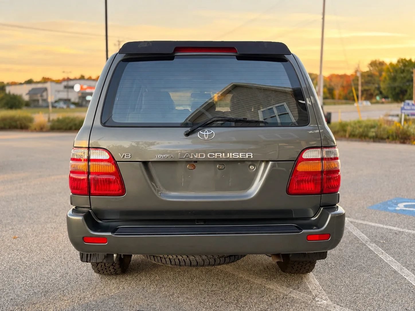 Used 2002 Toyota Land Cruiser w/ Convenience Pkg AWD/4WD image 8