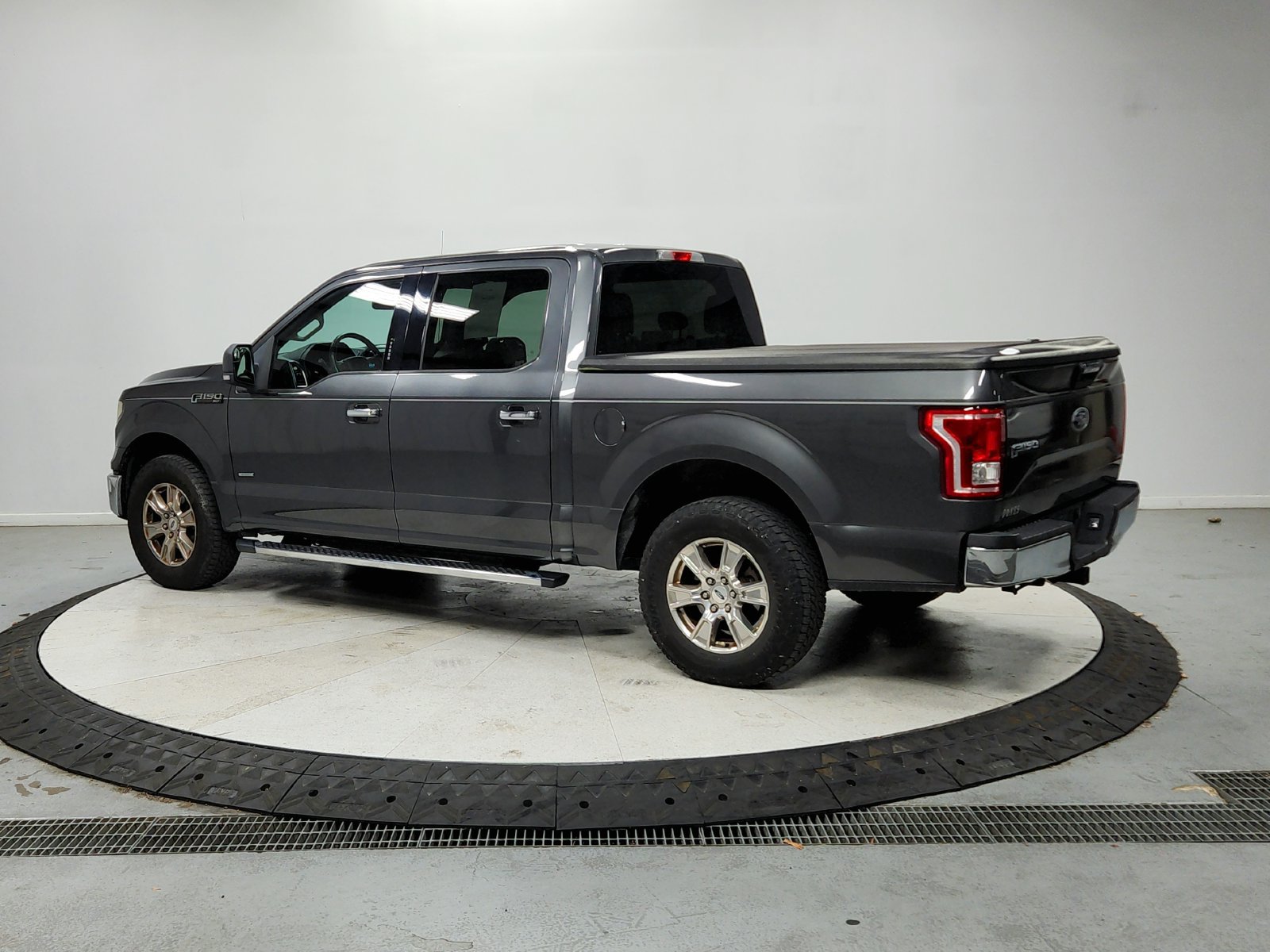Used 2016 Ford F150 XLT w/ Equipment Group 301A Mid RWD image 6