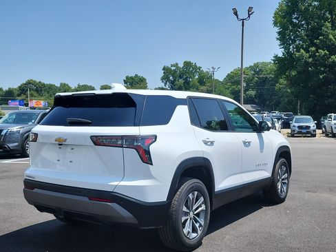 New 2026 Chevrolet Equinox LT w/ Convenience Package II FWD image 5