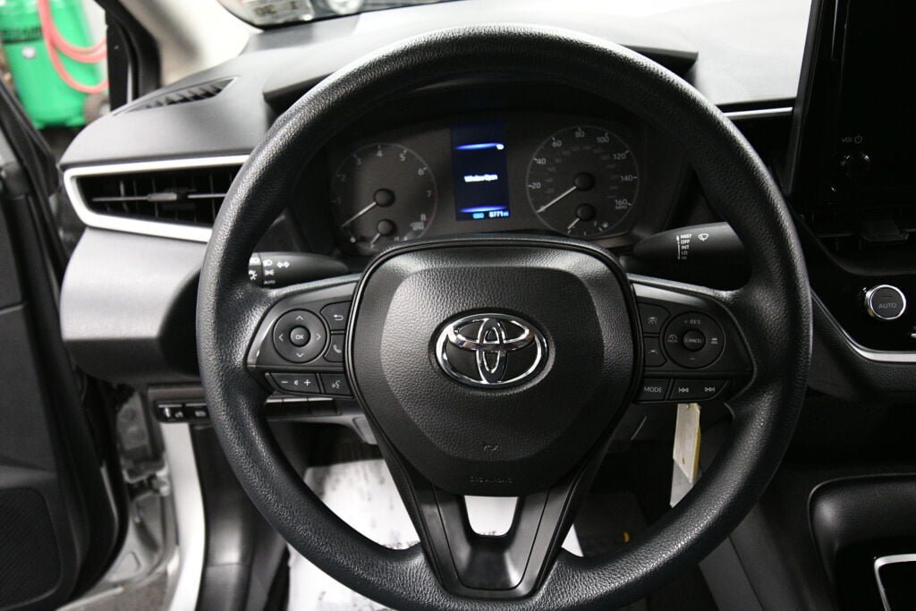 Certified 2025 Toyota Corolla LE FWD image 13