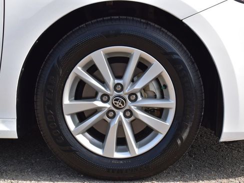Used 2025 Toyota Camry LE FWD image 4